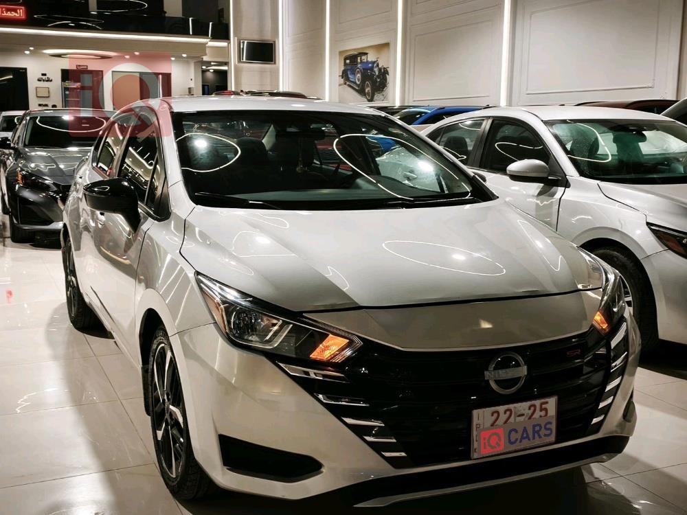 نيسان فيرسا